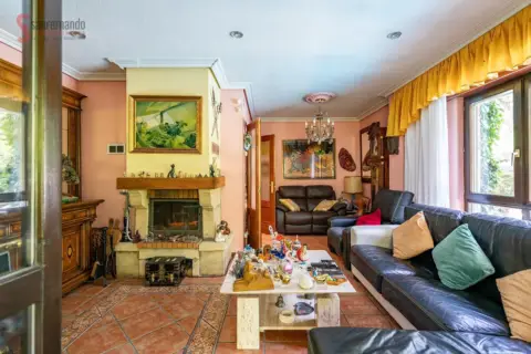 Casa pareada en calle de Campogiro