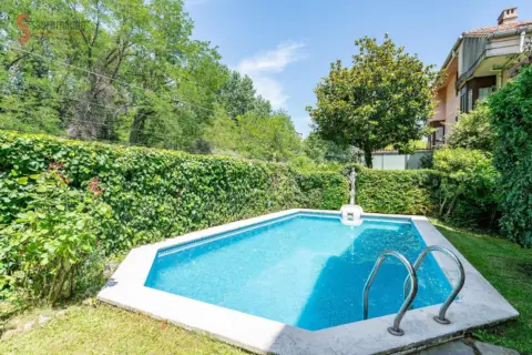 Casa pareada en calle de Campogiro