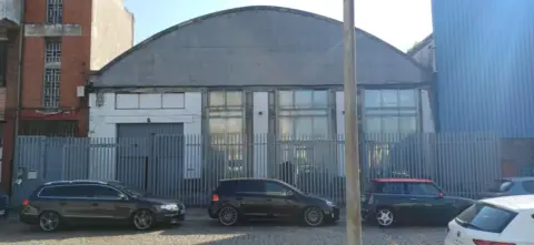 Nave industrial en Avenida de la Cerrada
