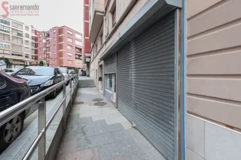 Local comercial en calle de las Islas Baleares