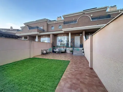 Casa adosada en Mas del Rosari