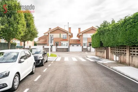 Chalet en Urbanización La Gruta