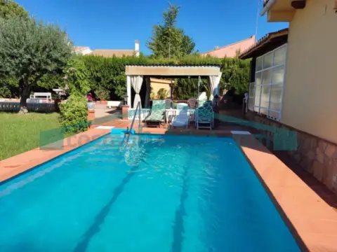 Chalet en Urbanización Bonanza