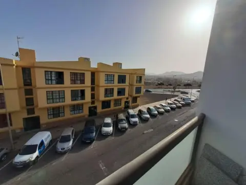 Piso en calle Virgen De La Peña