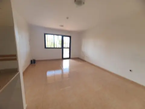 Piso en Avenida Pedro y Guy Vandaele