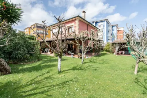 Chalet en Paseo Fernández Vallejo, 55