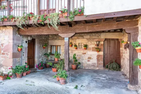 Casa pareada en calle Viernoles-Herre