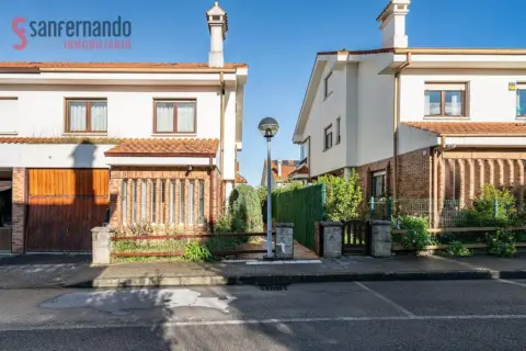Casa pareada en Avenida de los Menicenses