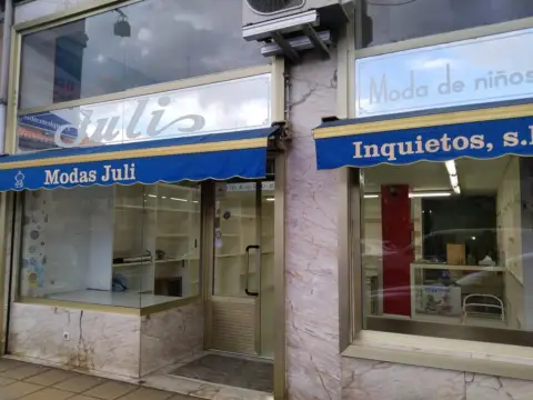 Local comercial en calle de los Hermanos Salas, 18