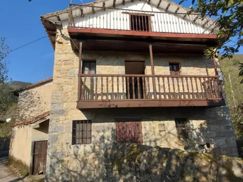 Casa en Barrio de Vejoris, 71