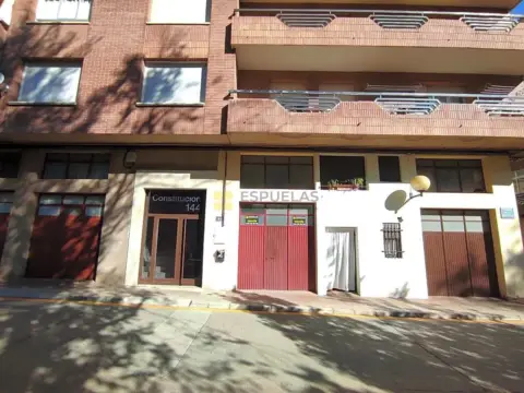 Local comercial en Paseo de la Constitución, 148