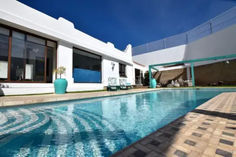 Chalet en calle Santa Elena
