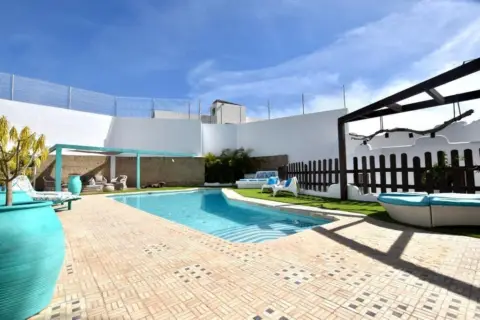 Chalet en calle Santa Elena