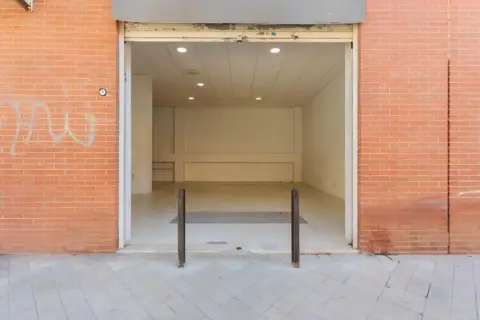 Local comercial en calle de Rosa Chacel