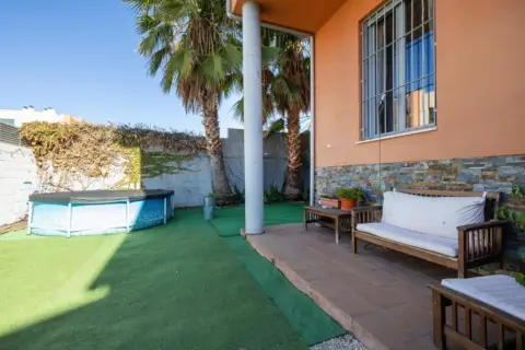 Casa en calle Miguel Valle Tendero