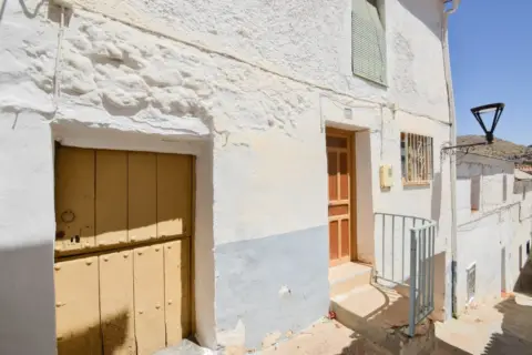 Casa en Colomera