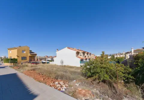 Terreno en calle de Keops