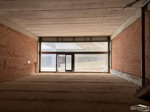 Local comercial en calle de Luisa López Fijo, 1