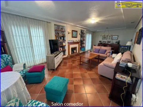 Chalet en Santomera