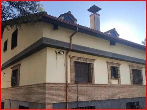 Casa en Urbanización de los Amigos