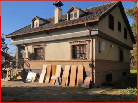 Casa en Urbanización de los Amigos