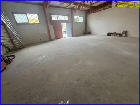 Local comercial en Centro Urbano