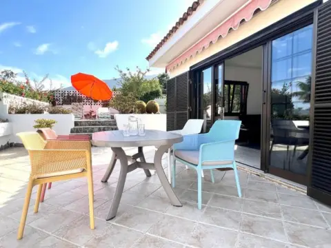 Chalet en calle Urb Corina