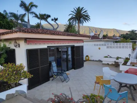 Chalet en calle Urb Corina