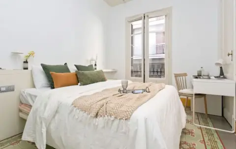 Habitación en calle de Homero, nº 25