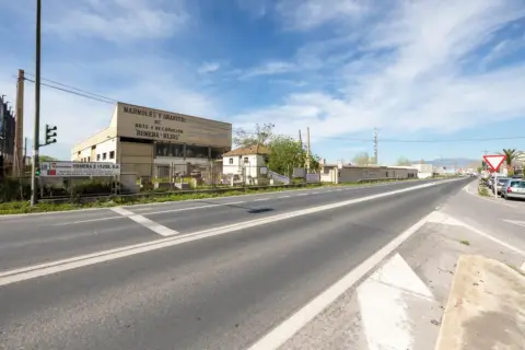 Nave industrial en Carretera de Pinos Puente, 48