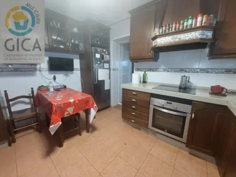 Chalet en calle de Isaac Newton