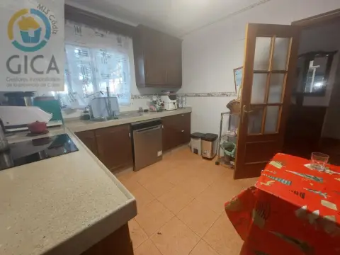 Chalet en calle de Isaac Newton