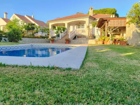 Chalet en La Colonia - los Pinos