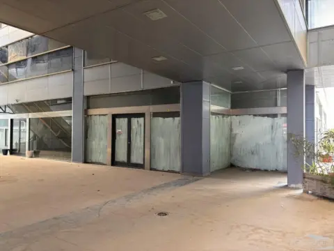 Local comercial en calle de Luisa López Fijo, 1