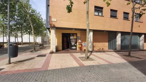 Local comercial en calle del Parlamento Europeo