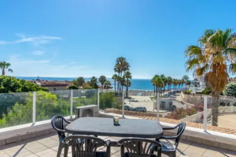 Chalet en calle de los Claveles, 5