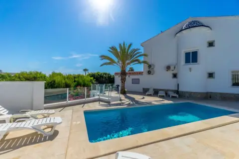 Chalet en calle de los Claveles, 5