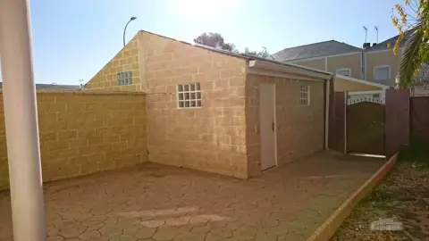 Casa adosada en calle de la Pantoja