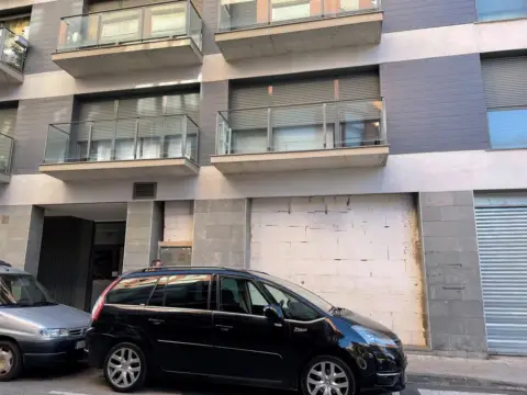 Local comercial en Carrer de València, 16