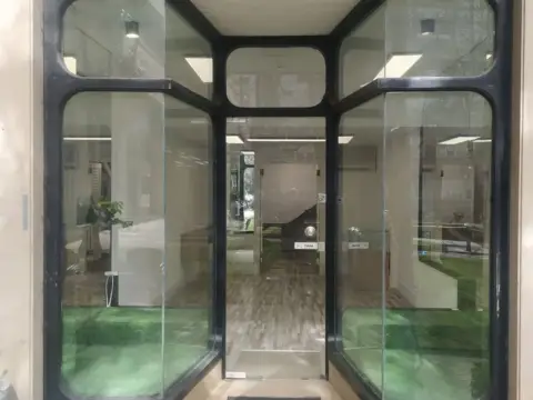 Local comercial en calle de Catalina Erauso