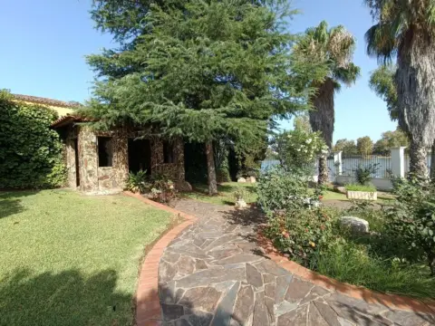 Chalet en Los Milagros-La Corchera