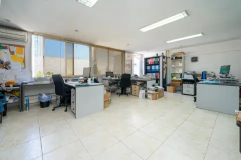 Local comercial en Lolivera - Amanecer