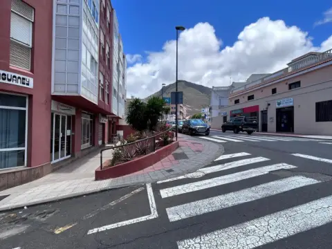 Local comercial en calle Felipe Castillo, 18