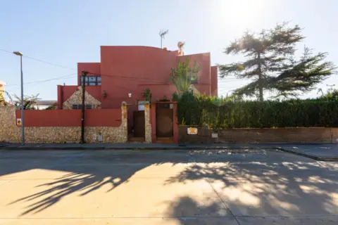 Chalet en Avenida de Fuentepiña