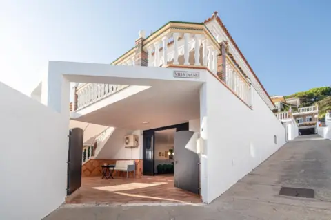 Casa en calle Avenida de los Conquistadores,