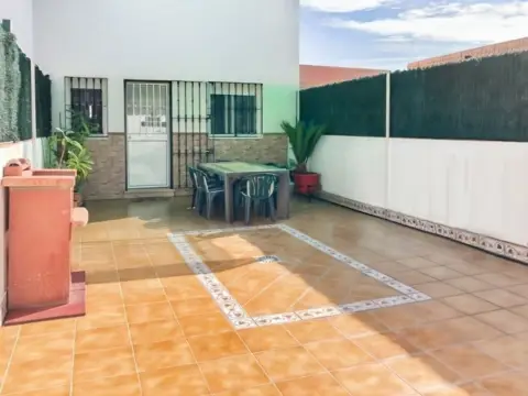 Casa adosada en Barrio de Sotiel Coronada