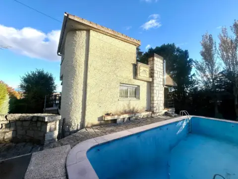 Chalet en calle Castillo de Gormaz