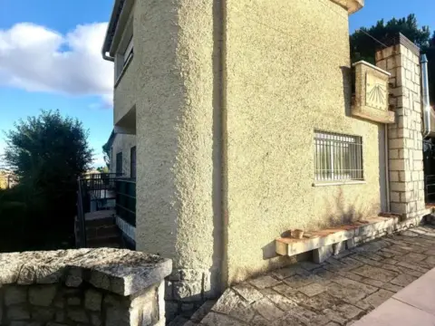 Chalet en calle Castillo de Gormaz