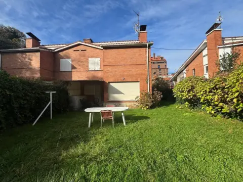 Chalet en calle del Alcalde Luis Treillard