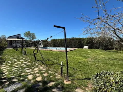 Chalet en calle Bembibre